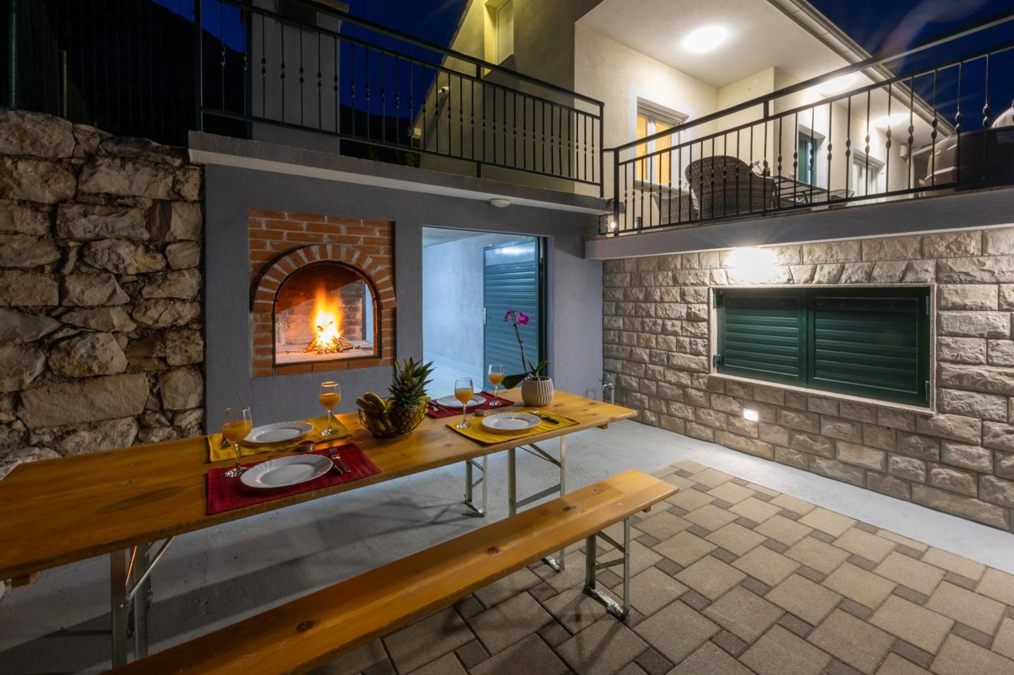 Private Villa Golden Hour With A View Of Split Area Kaštel Sućurac المظهر الخارجي الصورة