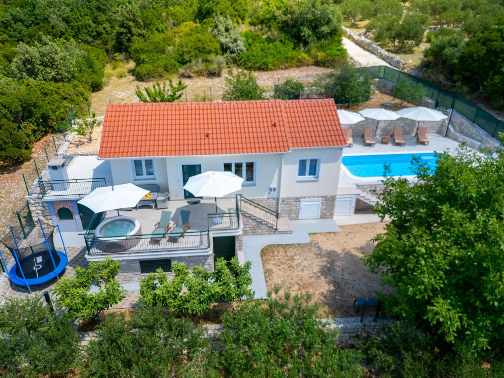 Private Villa Golden Hour With A View Of Split Area Kaštel Sućurac المظهر الخارجي الصورة