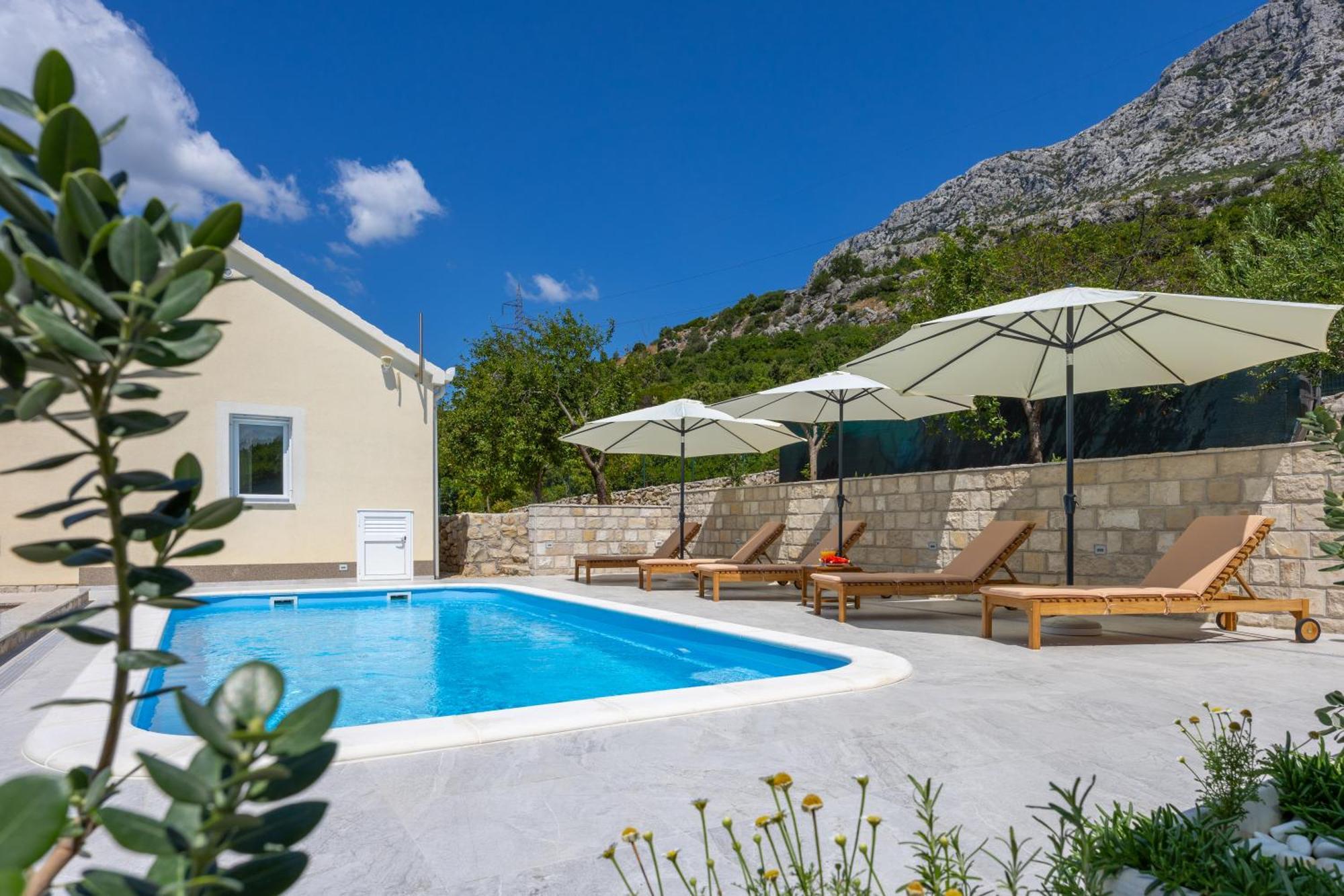 Private Villa Golden Hour With A View Of Split Area Kaštel Sućurac المظهر الخارجي الصورة